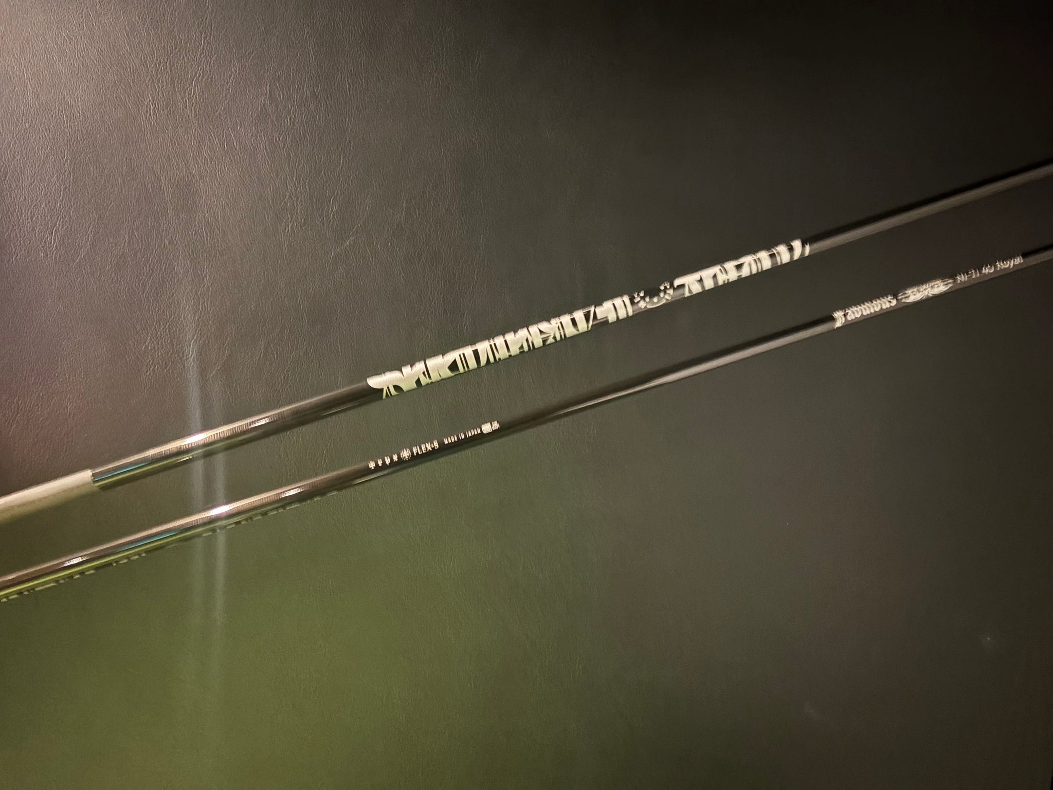 Fabulous NiｰTi 40 Royal※スリーブ付きシャフト – カスタムゴルフ